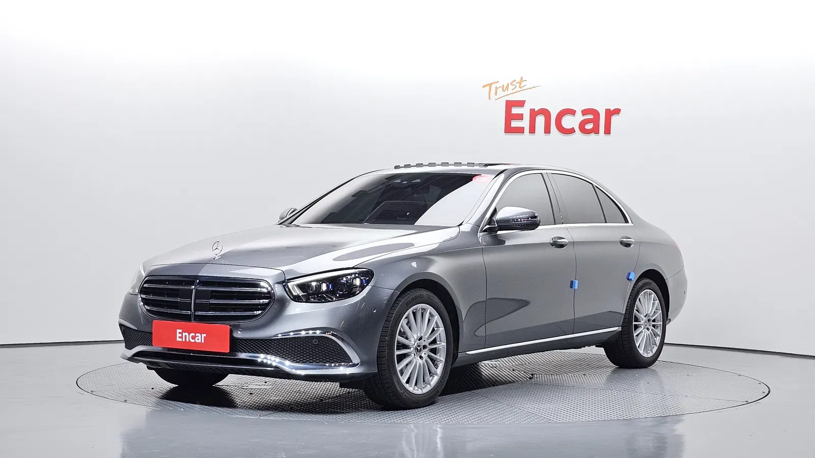 Mercedes-Benz Classe E E250 Exclusive (W213) 2021 — photo 1 sur 38