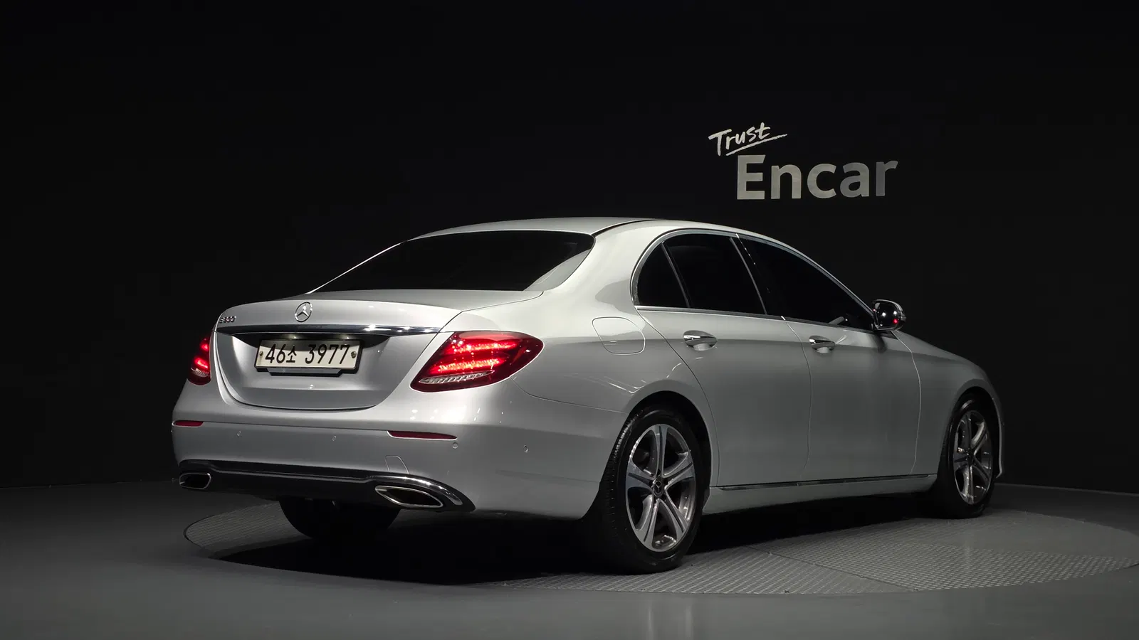 Mercedes-Benz Classe E E300 Avantgarde (W213) 2019 — photo 1 sur 34