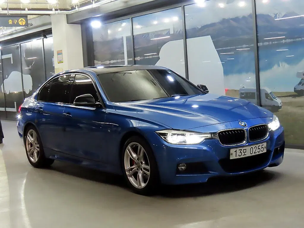 BMW Série 3 (F30) 328i M Sport 2016 — photo 1 sur 26
