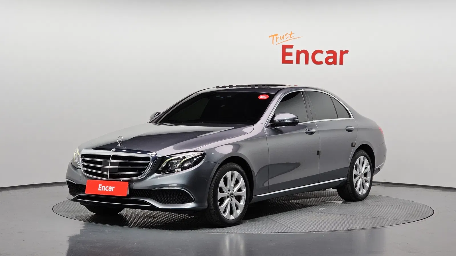 Mercedes-Benz Classe E E300 4MATIC Exclusive (W213) 2020 — photo 1 sur 20
