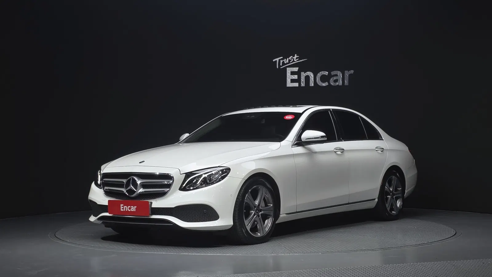 Mercedes-Benz Classe E E300 Avantgarde (W213) 2019 — photo 1 sur 39