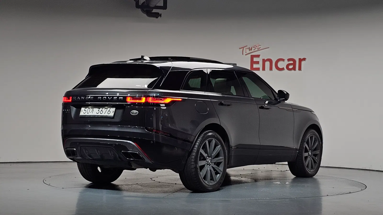 Land Rover Range Rover Velar 3.0 D300 R-Dynamic HSE 2018 — photo 1 sur 41