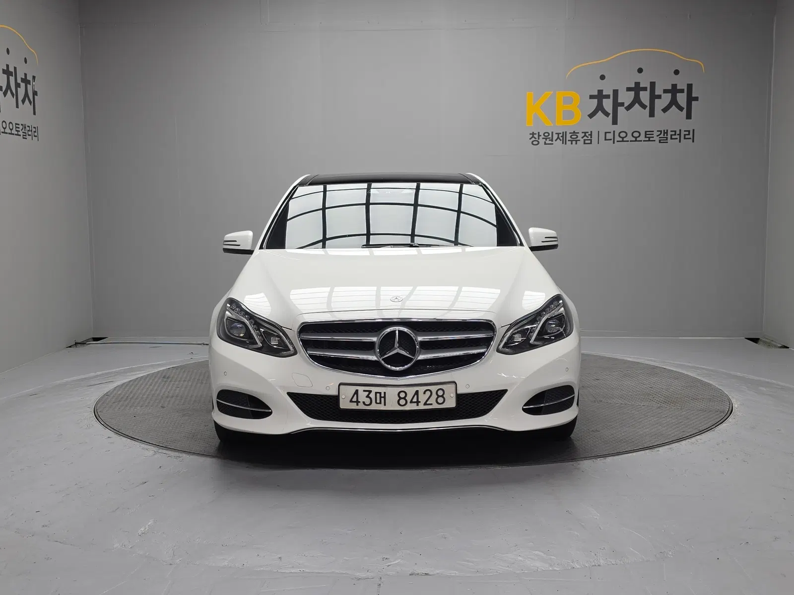 Mercedes-Benz Classe E E250 CDI 4MATIC (W212) 2014 — photo 1 sur 20