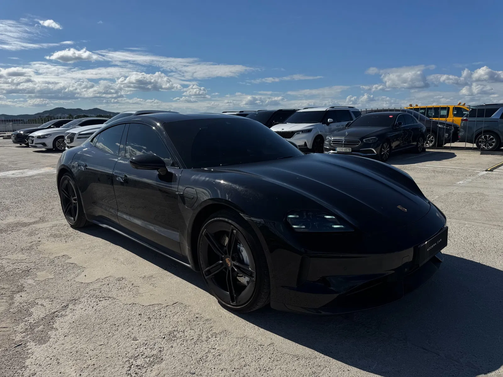 Porsche Taycan GTS 2025 — photo 1 sur 21