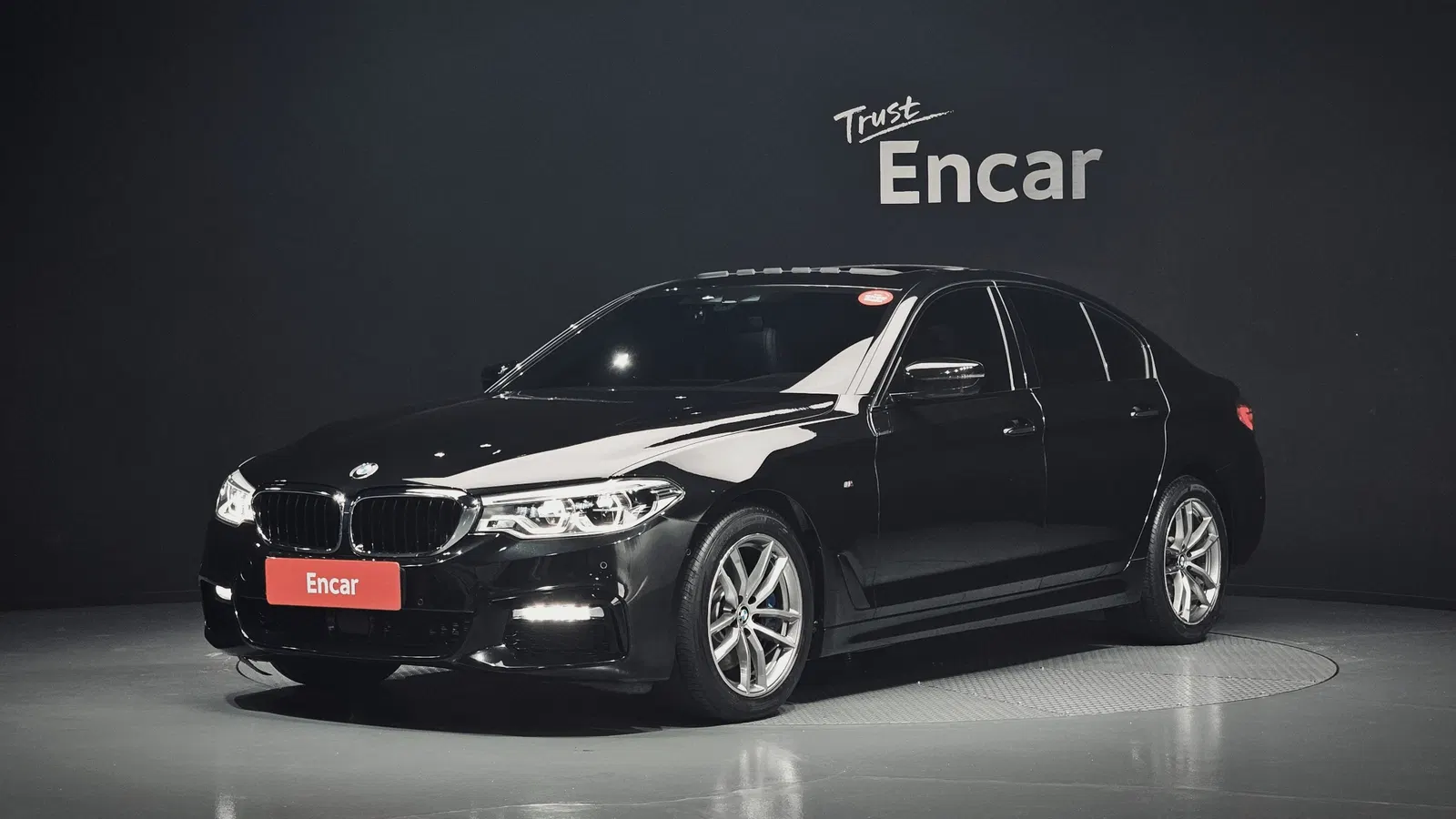 BMW Série 5 (G30) 530i M Sport 2017 — photo 1 sur 26