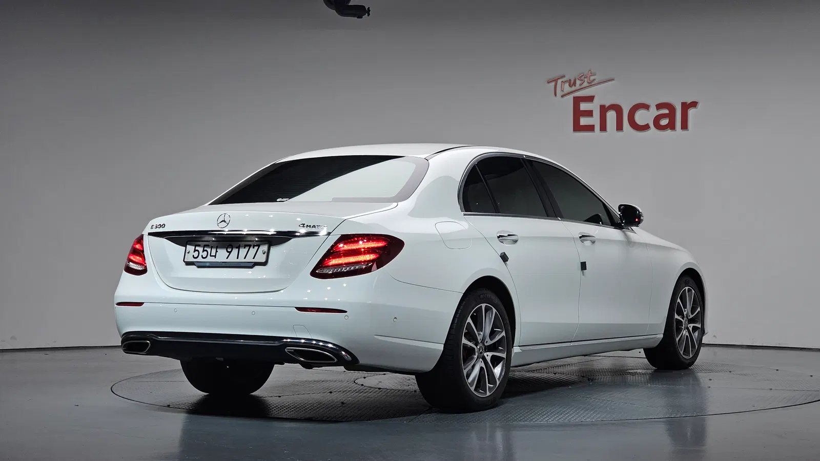 Mercedes-Benz Classe E E300 4MATIC Avantgarde (W213) 2019 — photo 1 sur 37