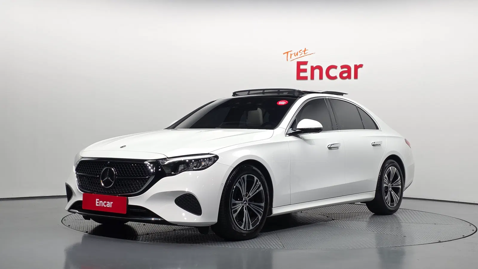 Mercedes-Benz Classe E E200 Avantgarde (W214) 2025 — photo 1 sur 20