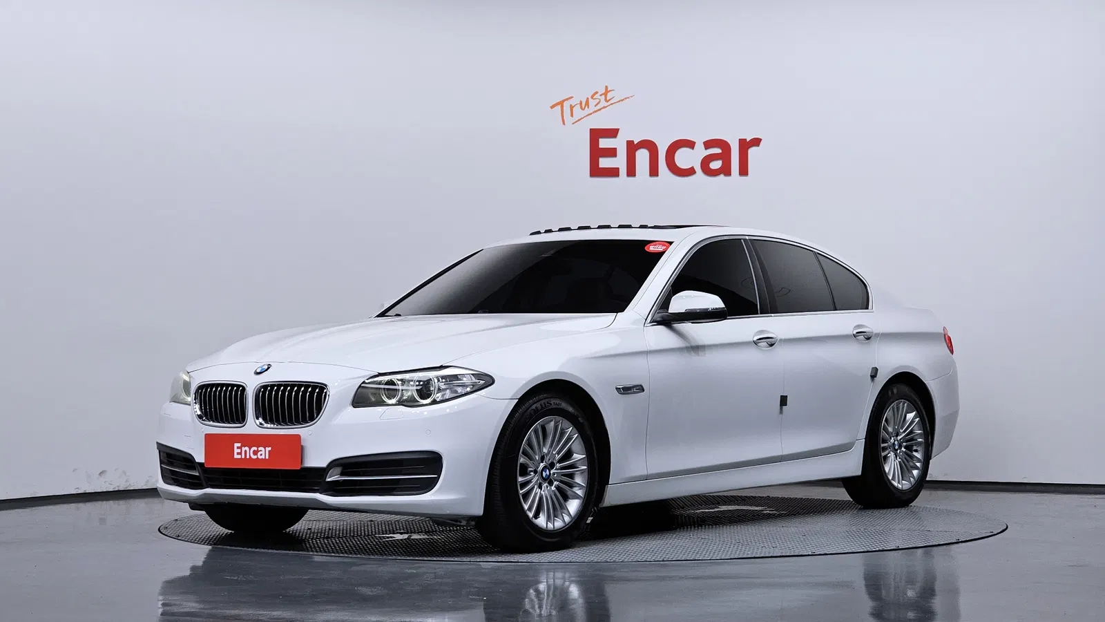 BMW Série 5 (F10) 520d xDrive 2014 — photo 1 sur 20