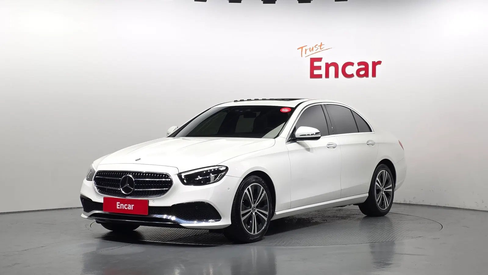 Mercedes-Benz Classe E E250 Avantgarde (W213) 2021 — photo 1 sur 34