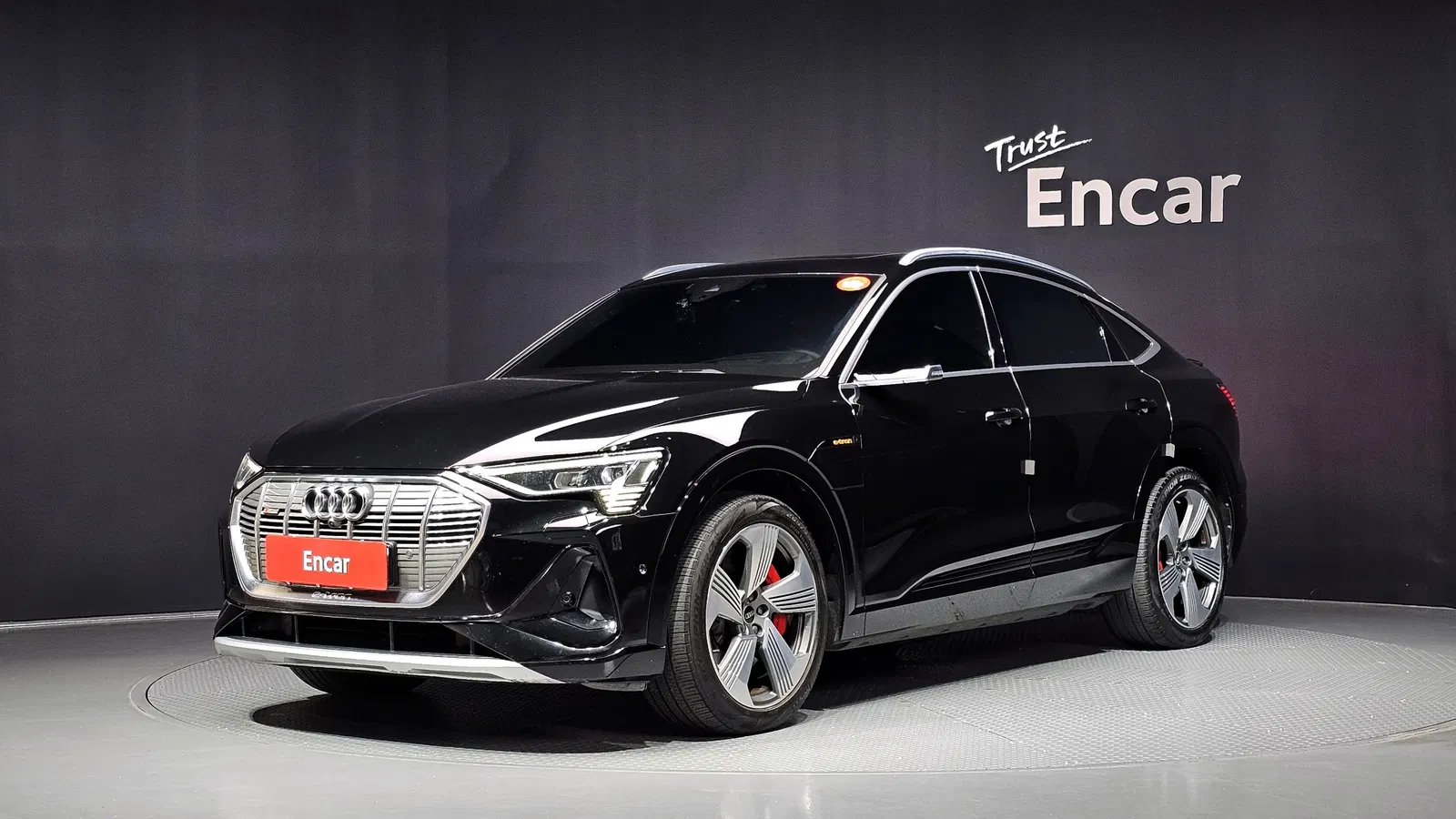 Audi e-tron 55 Quattro Sportback 2021 — photo 1 sur 33