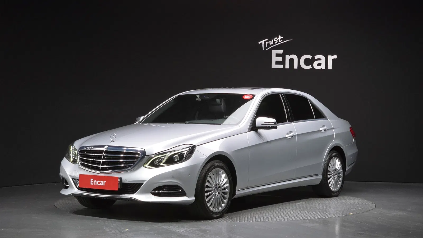 Mercedes-Benz Classe E E200 Elegance (W212) 2014 — photo 1 sur 20