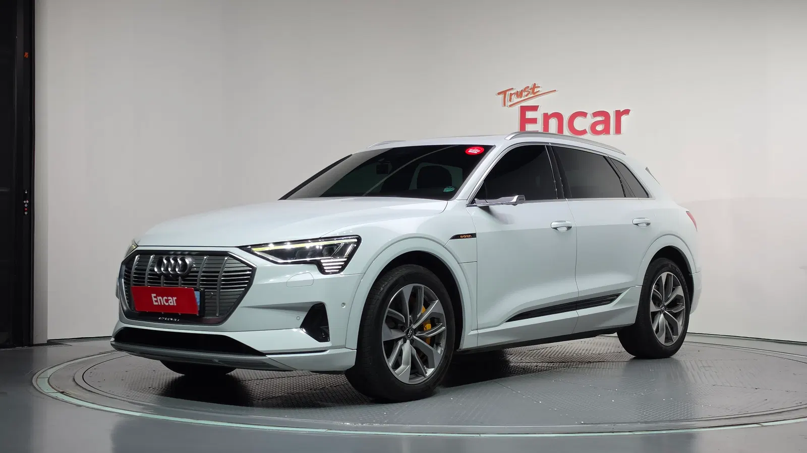 Audi e-tron 55 Quattro 2020 — photo 1 sur 20