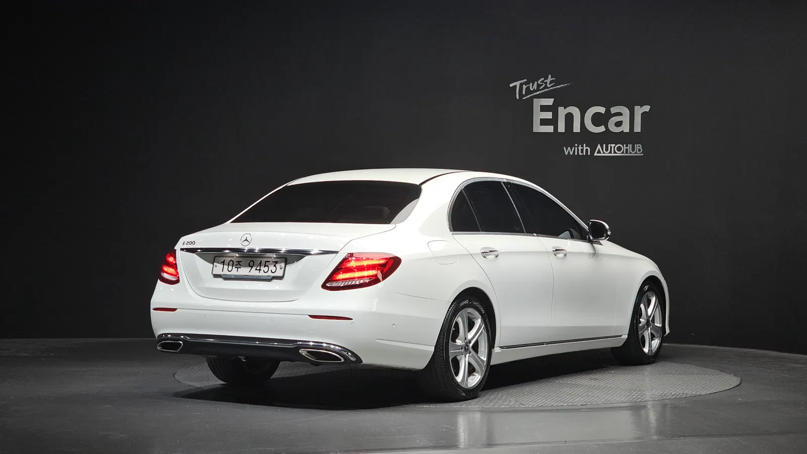 Mercedes-Benz Classe E E200 Avantgarde (W213) 2018 — photo 1 sur 30