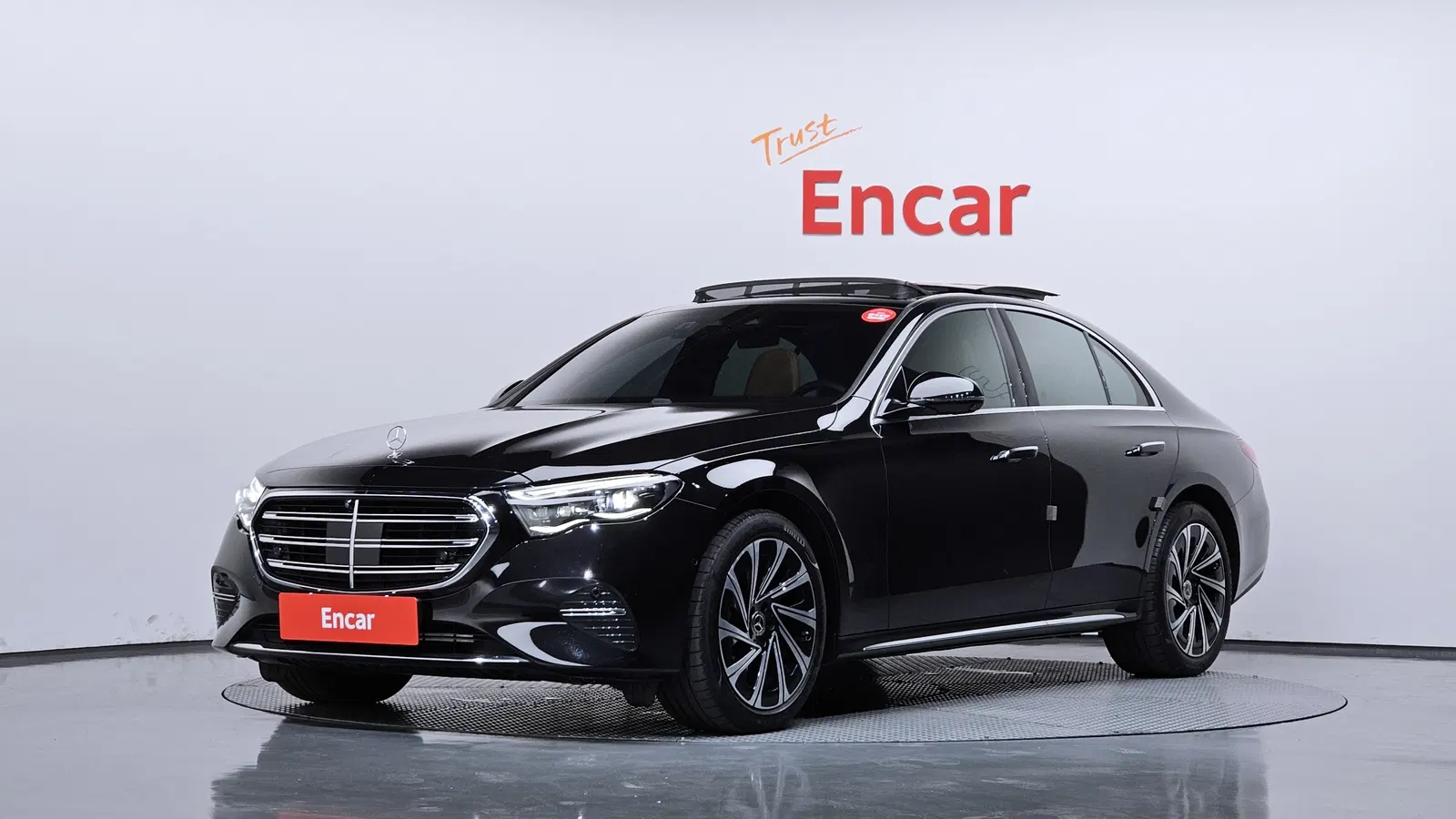 Mercedes-Benz Classe E E300 4MATIC Exclusive (W214) 2025 — photo 1 sur 38