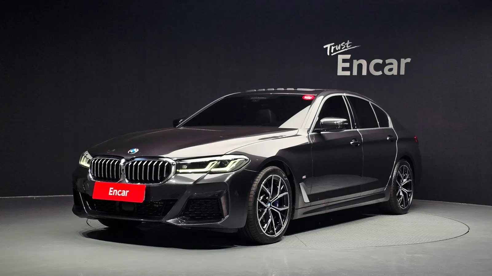 BMW Série 5 (G30) 530i xDrive M Sport 2022 — photo 1 sur 38