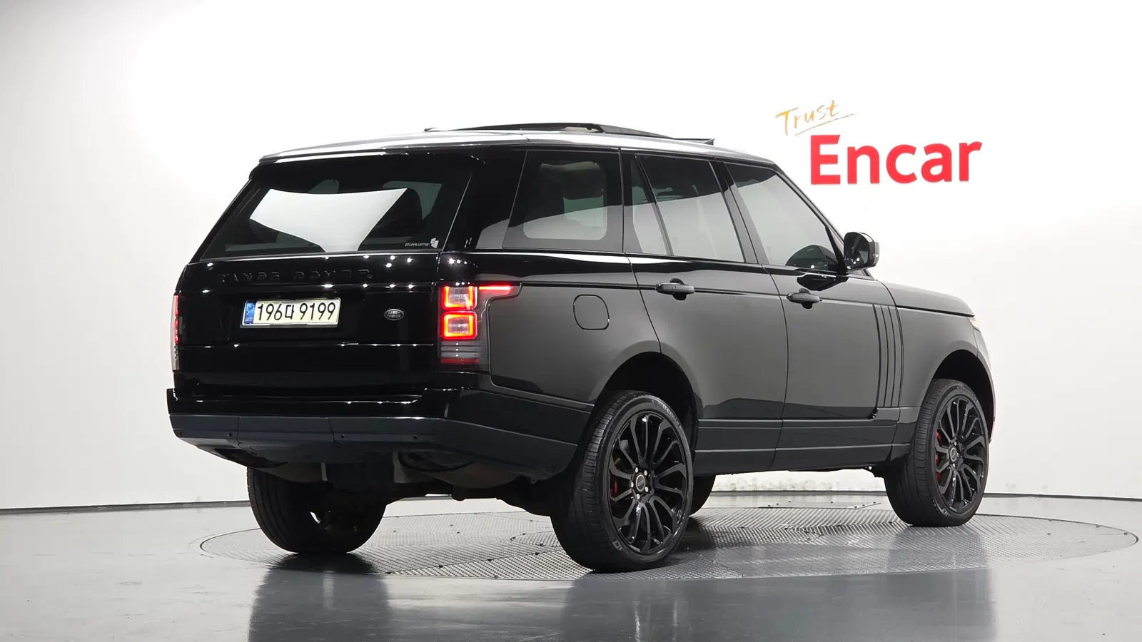 Land Rover Range Rover 4e génération 4.4 SDV8 Vogue SE Diesel 2014 — photo 1 sur 31