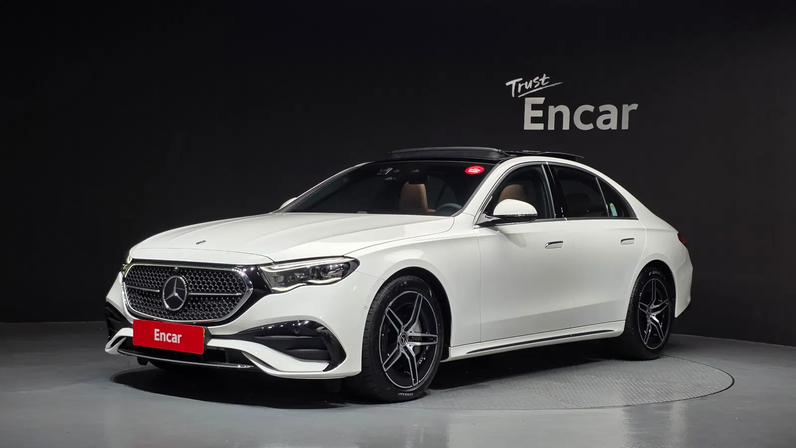 Mercedes-Benz Classe E AMG Line · E300 4MATIC (W214) 2026 — photo 1 sur 36