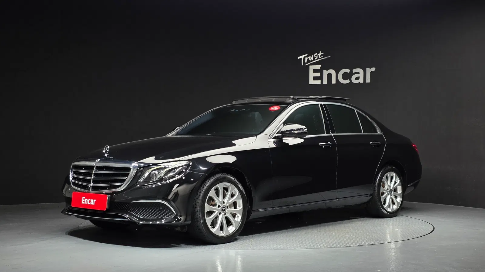 Mercedes-Benz Classe E E300 Exclusive (W213) 2019 — photo 1 sur 34