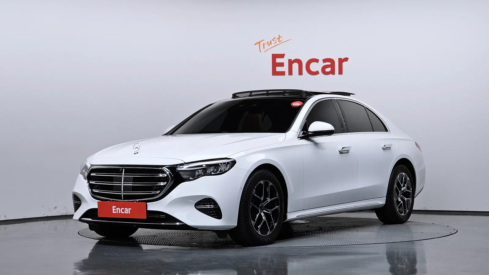 Mercedes-Benz Classe E E200 Exclusive (W214) 2026 — photo 1 sur 38