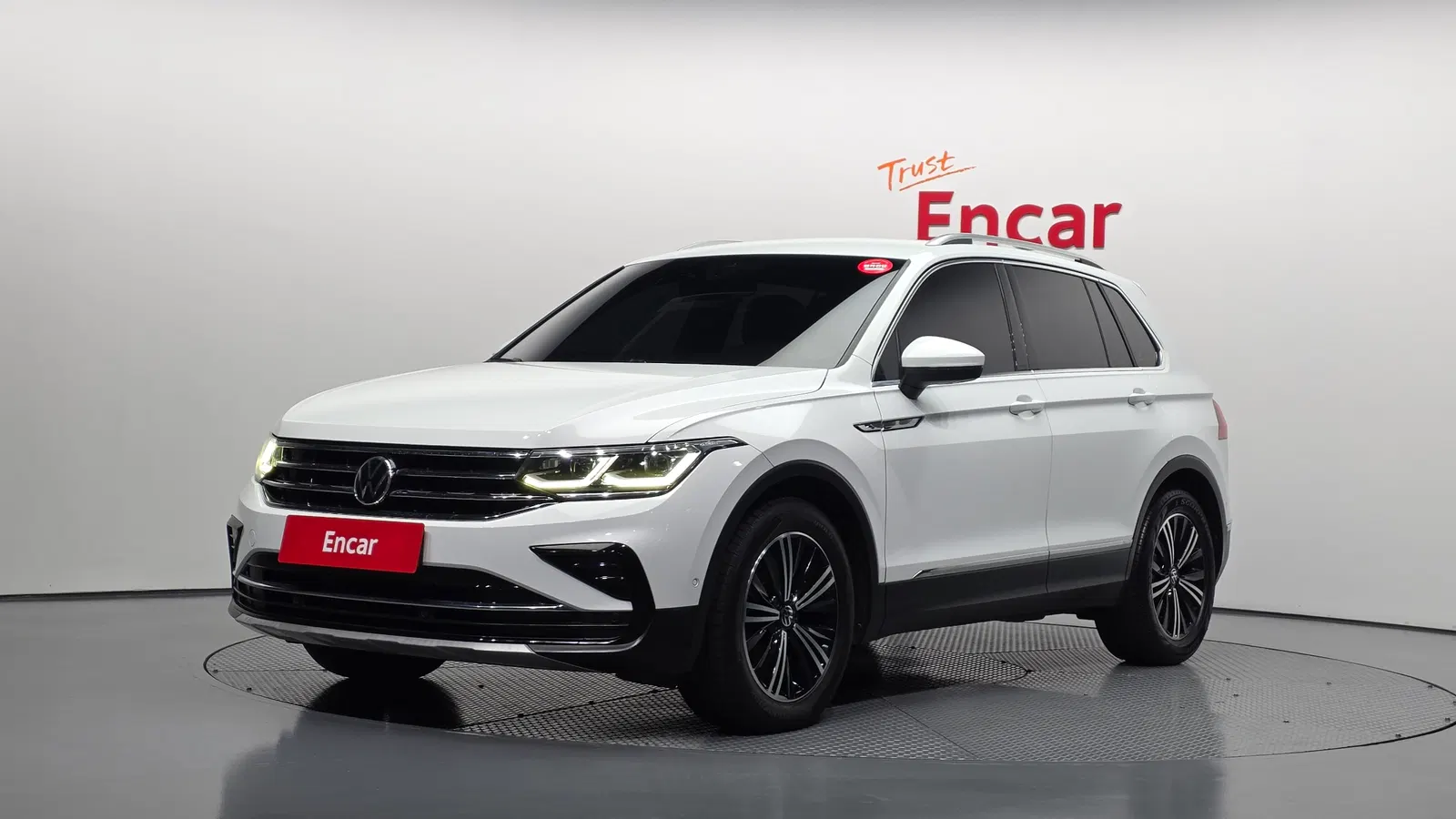 Volkswagen Tiguan 2e génération 2.0 TDI Premium 2021 — photo 1 sur 36