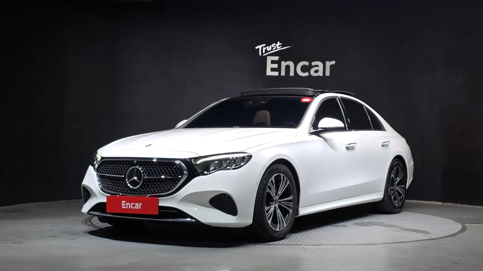 Mercedes-Benz Classe E E200 Avantgarde (W214) 2025 — photo 1 sur 31