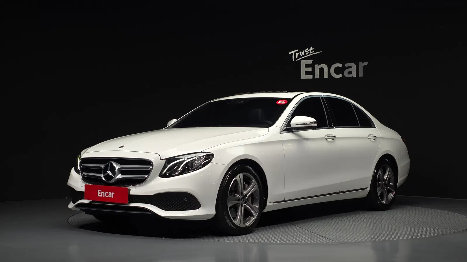 Mercedes-Benz Classe E E300 Avantgarde (W213) 2019 — photo 1 sur 20