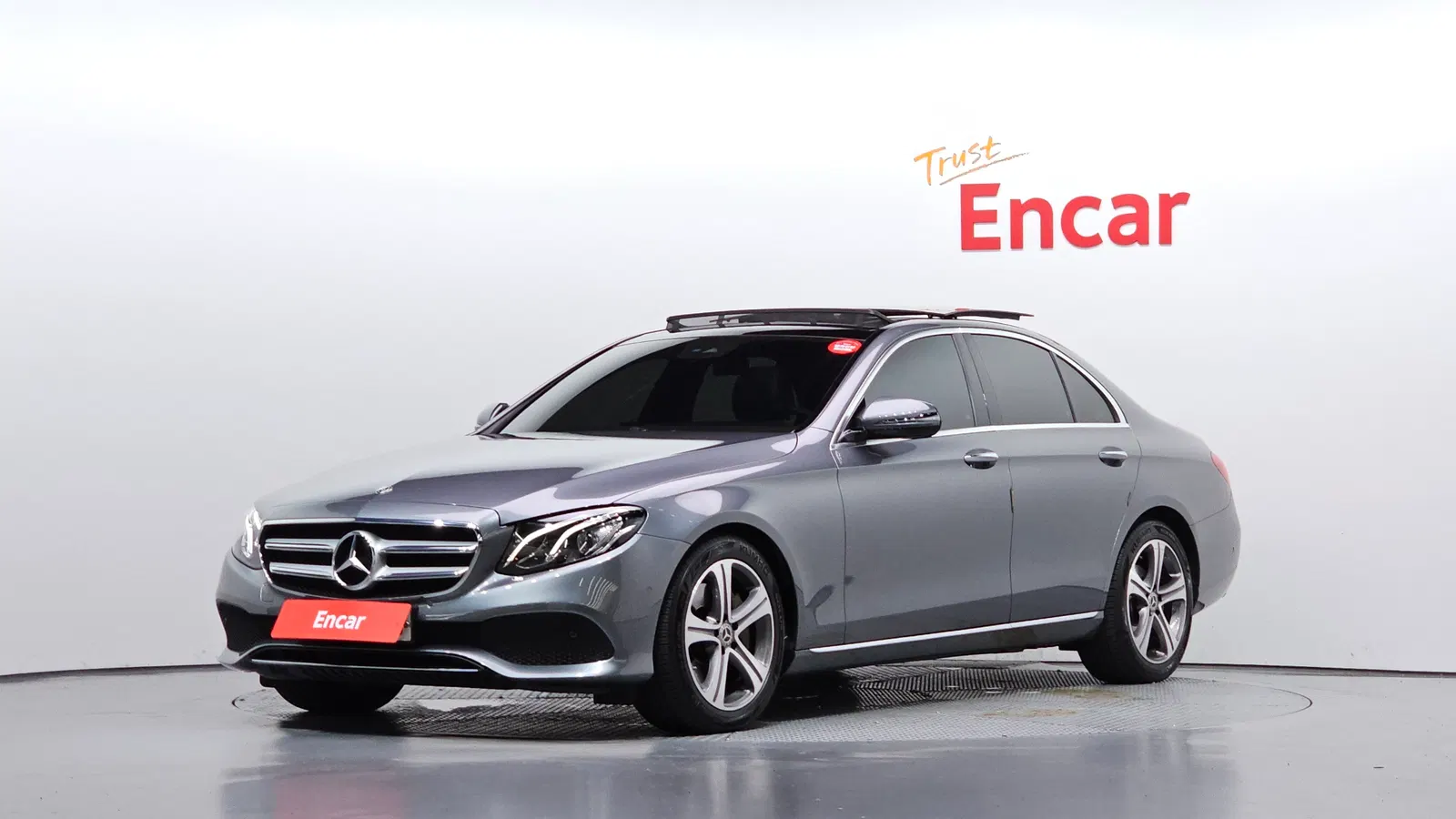 Mercedes-Benz Classe E E300 Avantgarde (W213) 2019 — photo 1 sur 20
