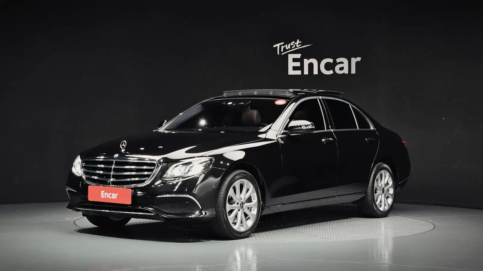 Mercedes-Benz Classe E E300 4MATIC Exclusive (W213) 2019 — photo 1 sur 20