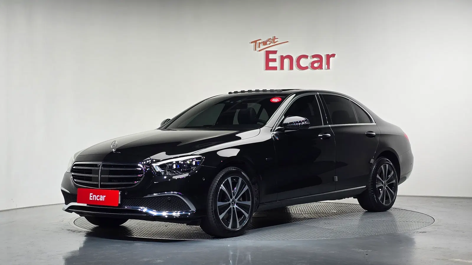 Mercedes-Benz Classe E E300e 4MATIC Exclusive (W213) 2021 — photo 1 sur 32