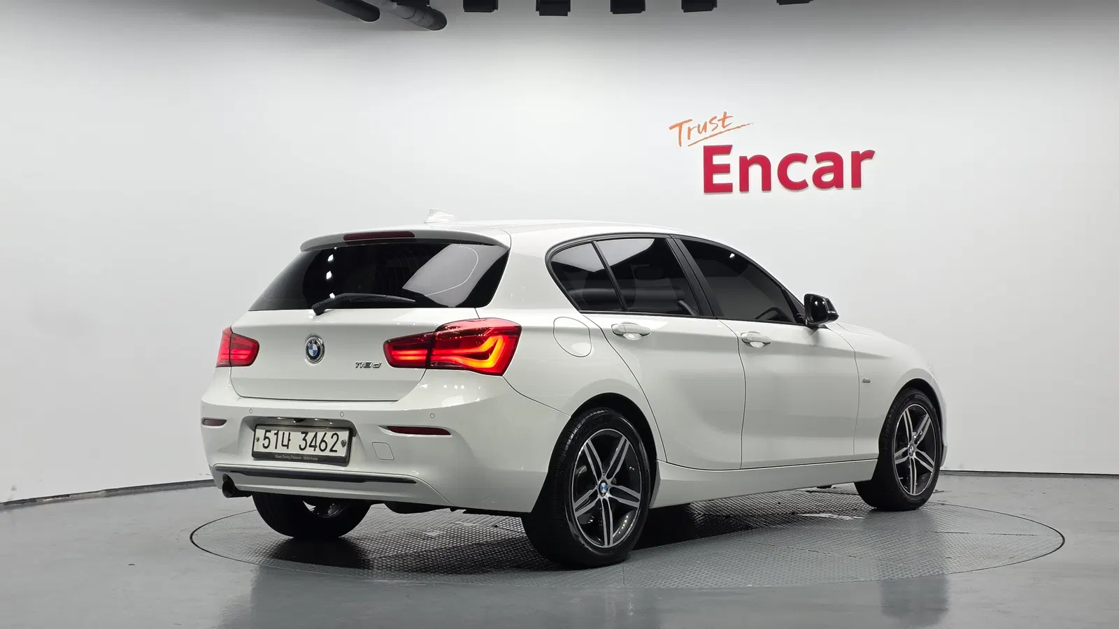 BMW Série 1 (F20) 118d Sport 5 portes 2017 — photo 1 sur 37