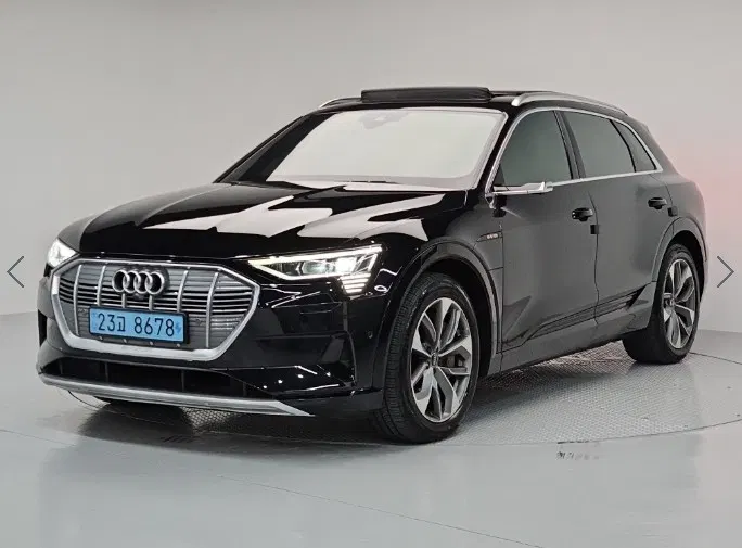Audi e-tron 55 Quattro 2022 — photo 1 sur 25