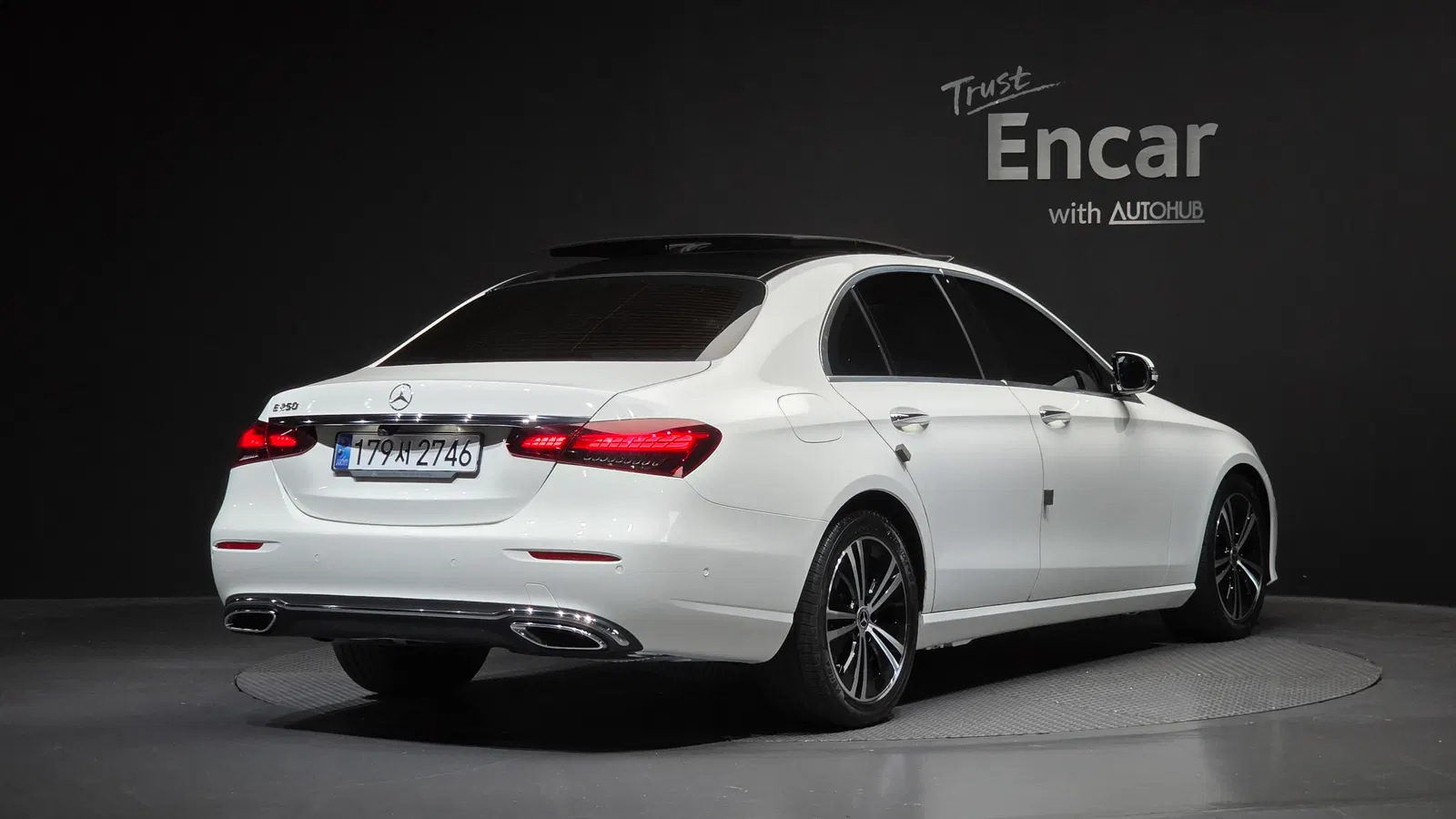 Mercedes-Benz Classe E E250 Avantgarde (W213) 2021 — photo 1 sur 33