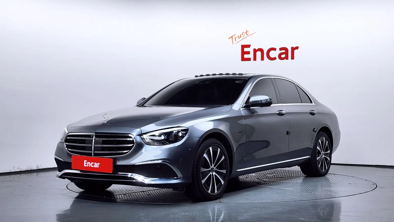 Mercedes-Benz Classe E E300e 4MATIC Exclusive (W213) 2021 — photo 1 sur 35