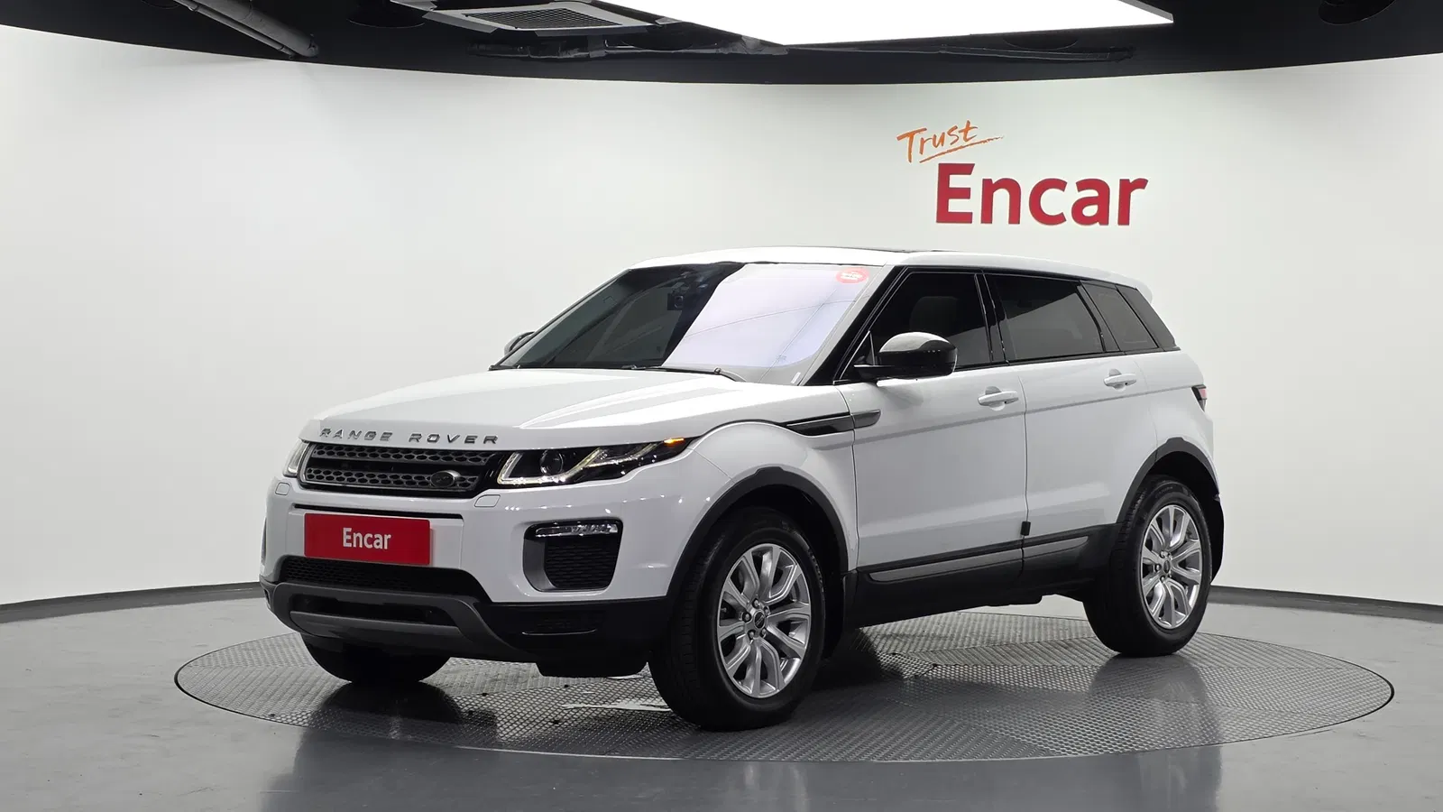 Land Rover Range Rover Evoque 2.0 TD4 SE 2017 — photo 1 sur 37