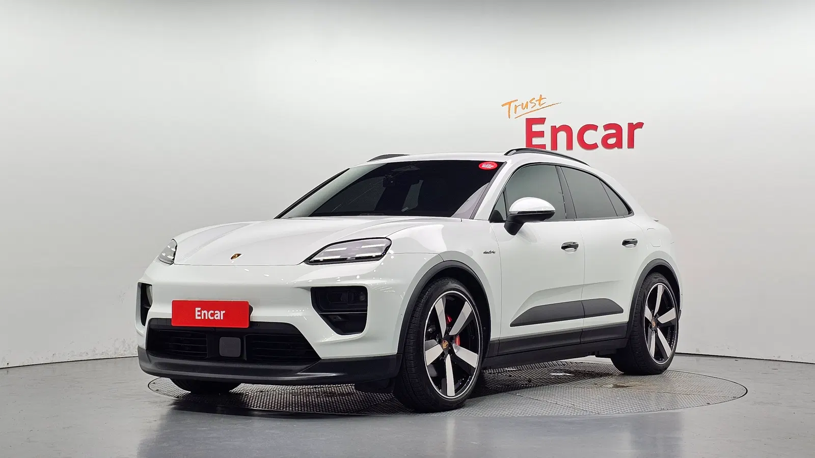 Porsche Macan EV 4S 2025 — photo 1 sur 45