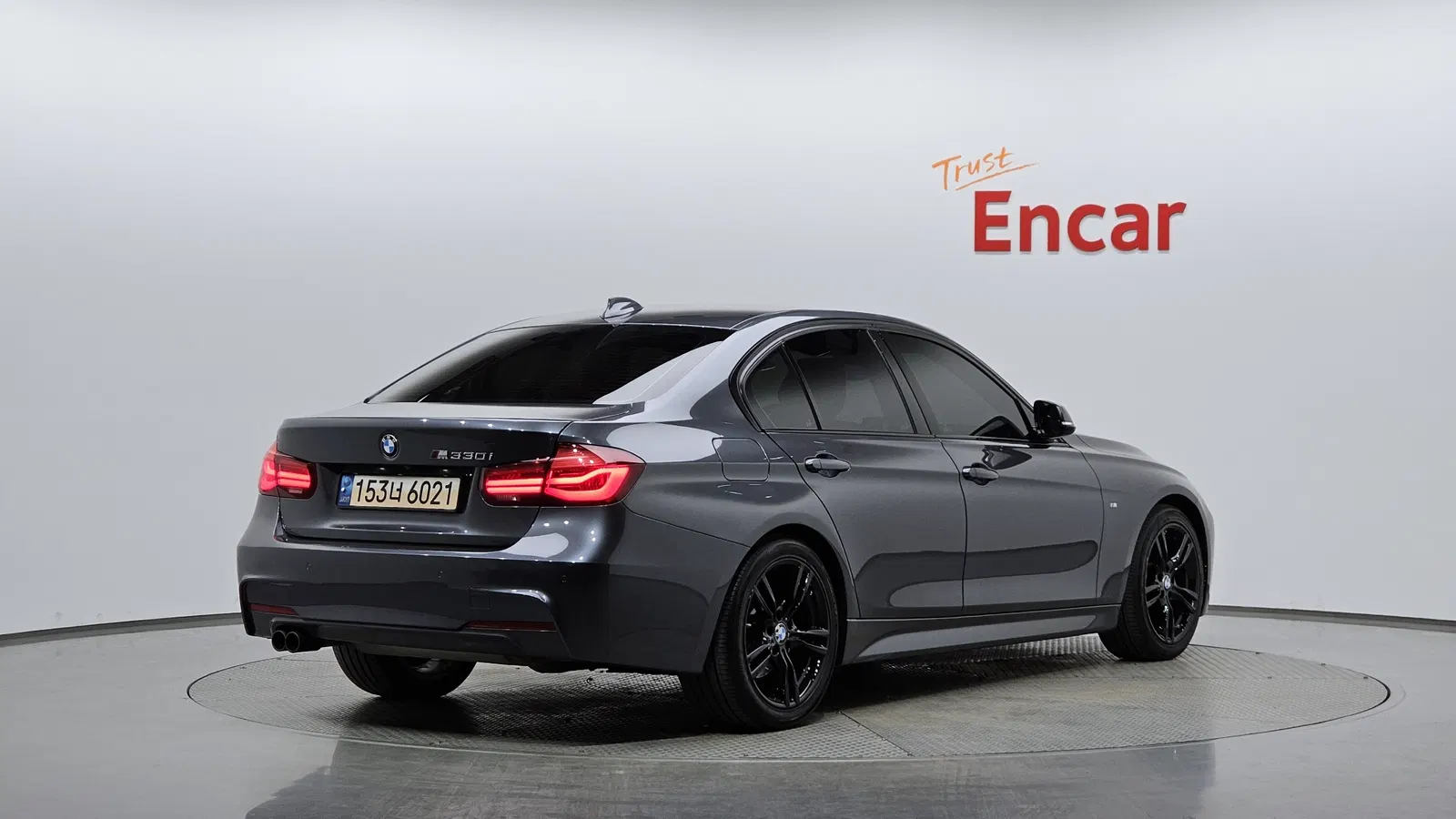 BMW Série 3 (F30) 330i M Sport Shadow 2018 — photo 1 sur 34