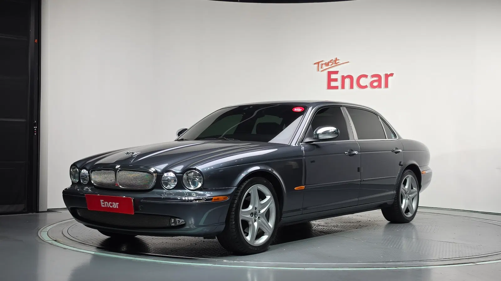 Jaguar XJ-8 4.2 2005 — photo 1 sur 26
