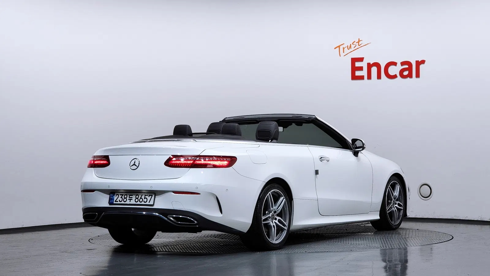 Mercedes-Benz Classe E E220d Cabriolet (W213) 2018 — photo 1 sur 31