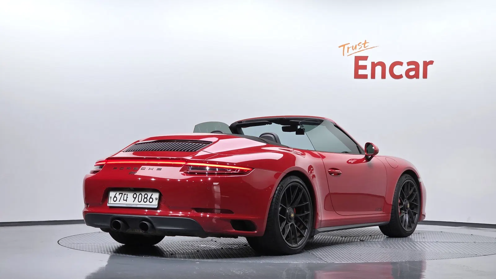Porsche 911 Carrera 4 GTS Cabriolet 2018 — photo 1 sur 34