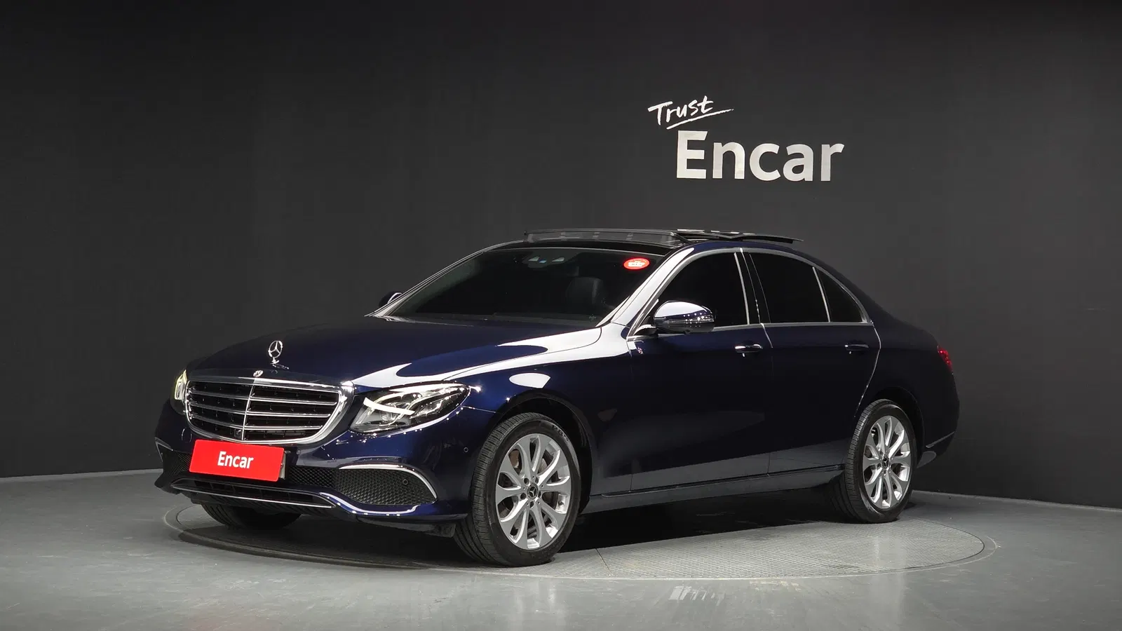 Mercedes-Benz Classe E E300 4MATIC Exclusive (W213) 2019 — photo 1 sur 37