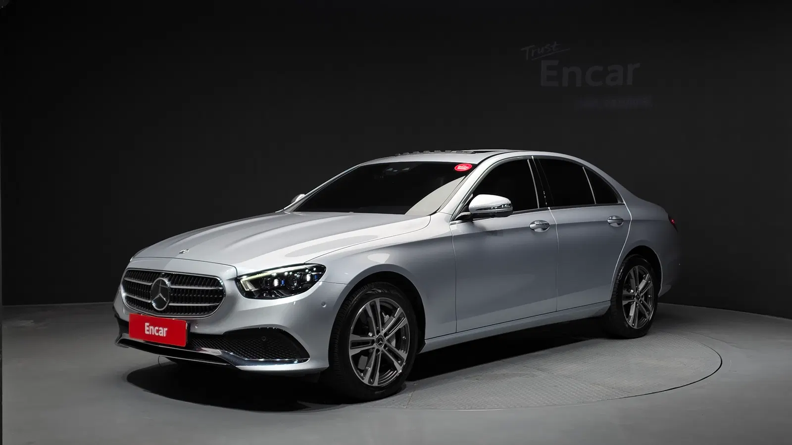 Mercedes-Benz Classe E E350 4MATIC Avantgarde (W213) 2022 — photo 1 sur 36
