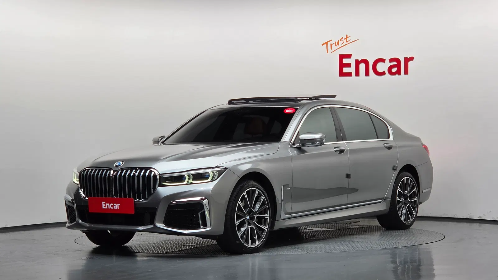 BMW Série 7 (G11) 740Li xDrive M Sport 2021 — photo 1 sur 38
