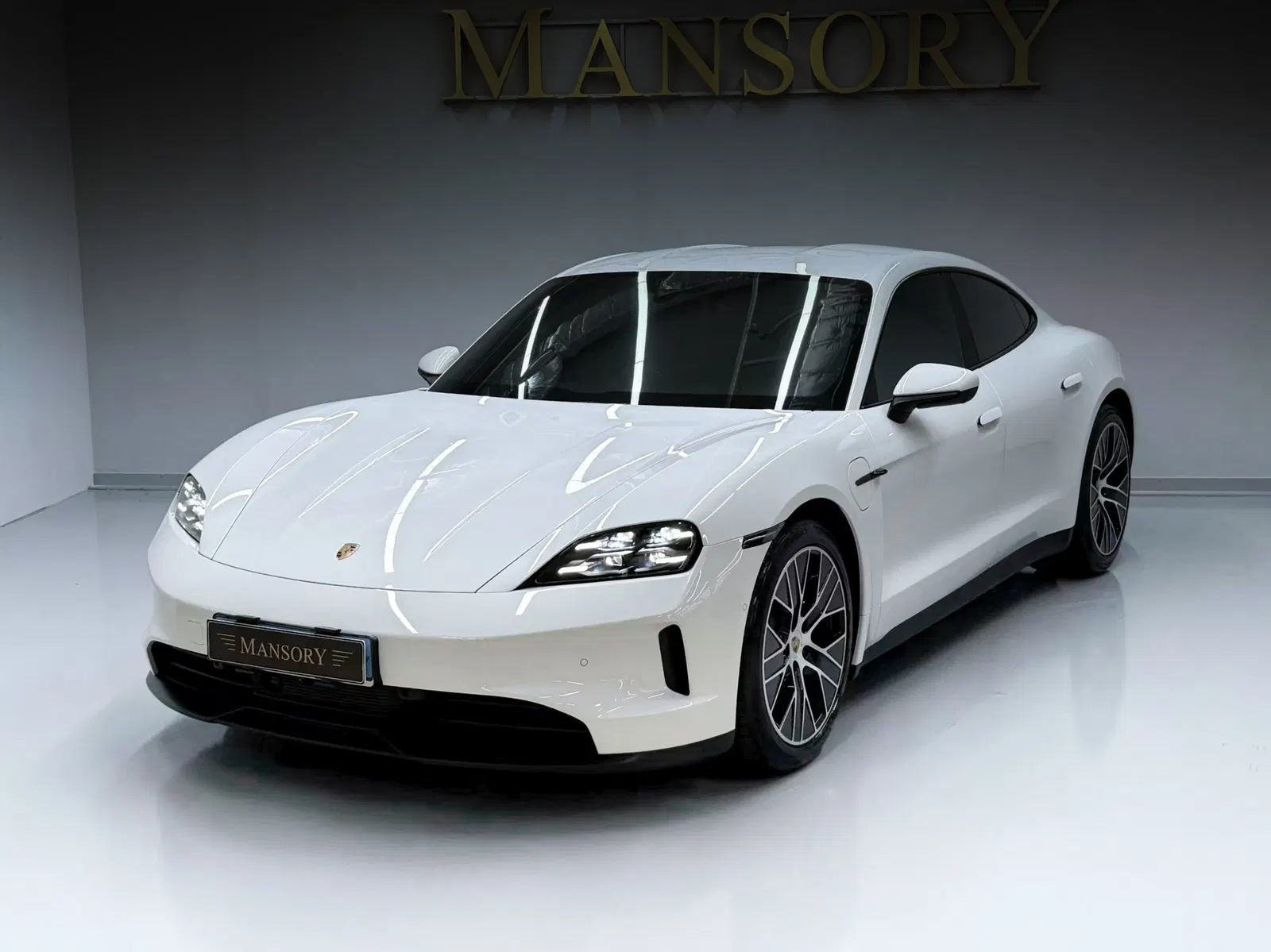 Porsche Taycan Base 4 2025 — photo 1 sur 26