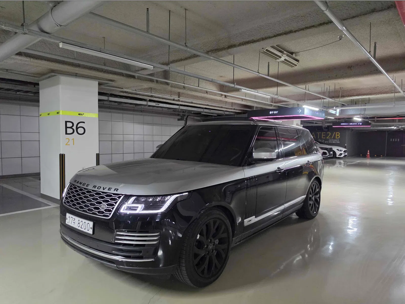 Land Rover Range Rover 4e génération 4.4 SDV8 AB LWB Diesel 2019 — photo 1 sur 16