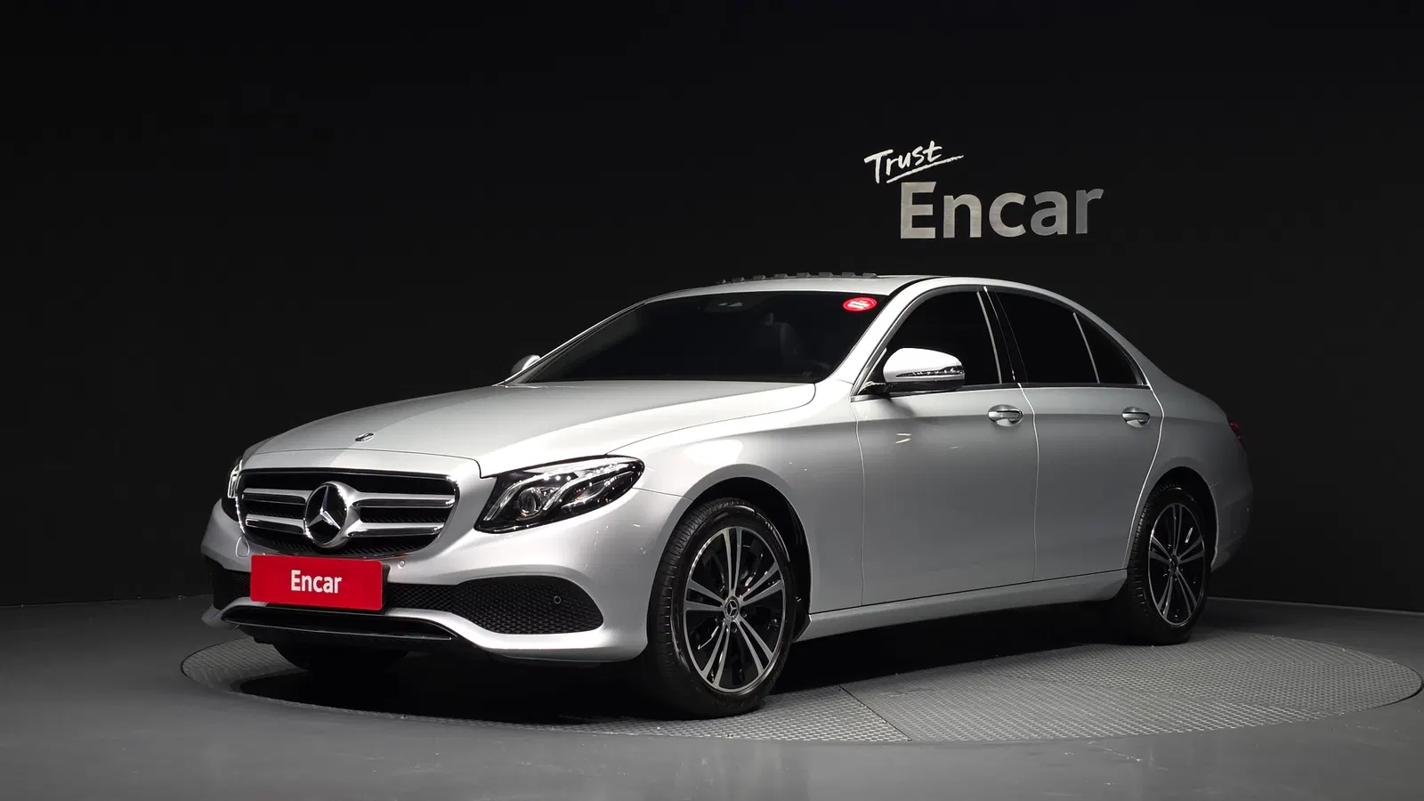 Mercedes-Benz Classe E E220d Avantgarde (W213) 2020 — photo 1 sur 31