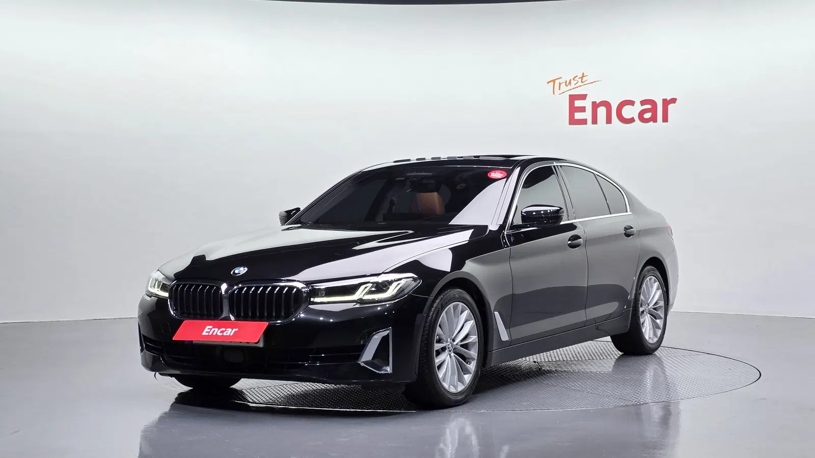BMW Série 5 (G30) 520i Luxury 2022 — photo 1 sur 26