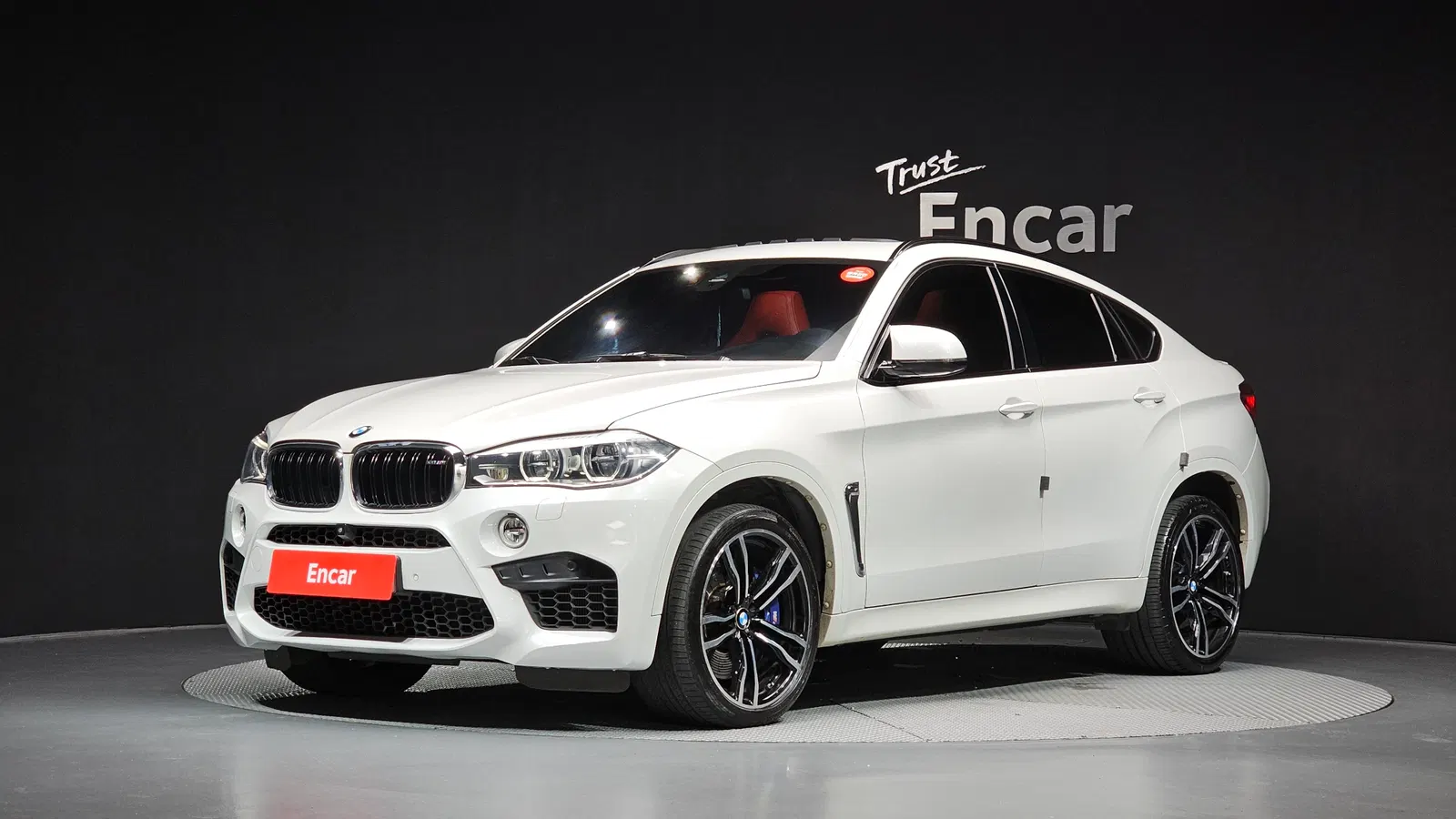 BMW X6M (F16) 4.4 2016 — photo 1 sur 20