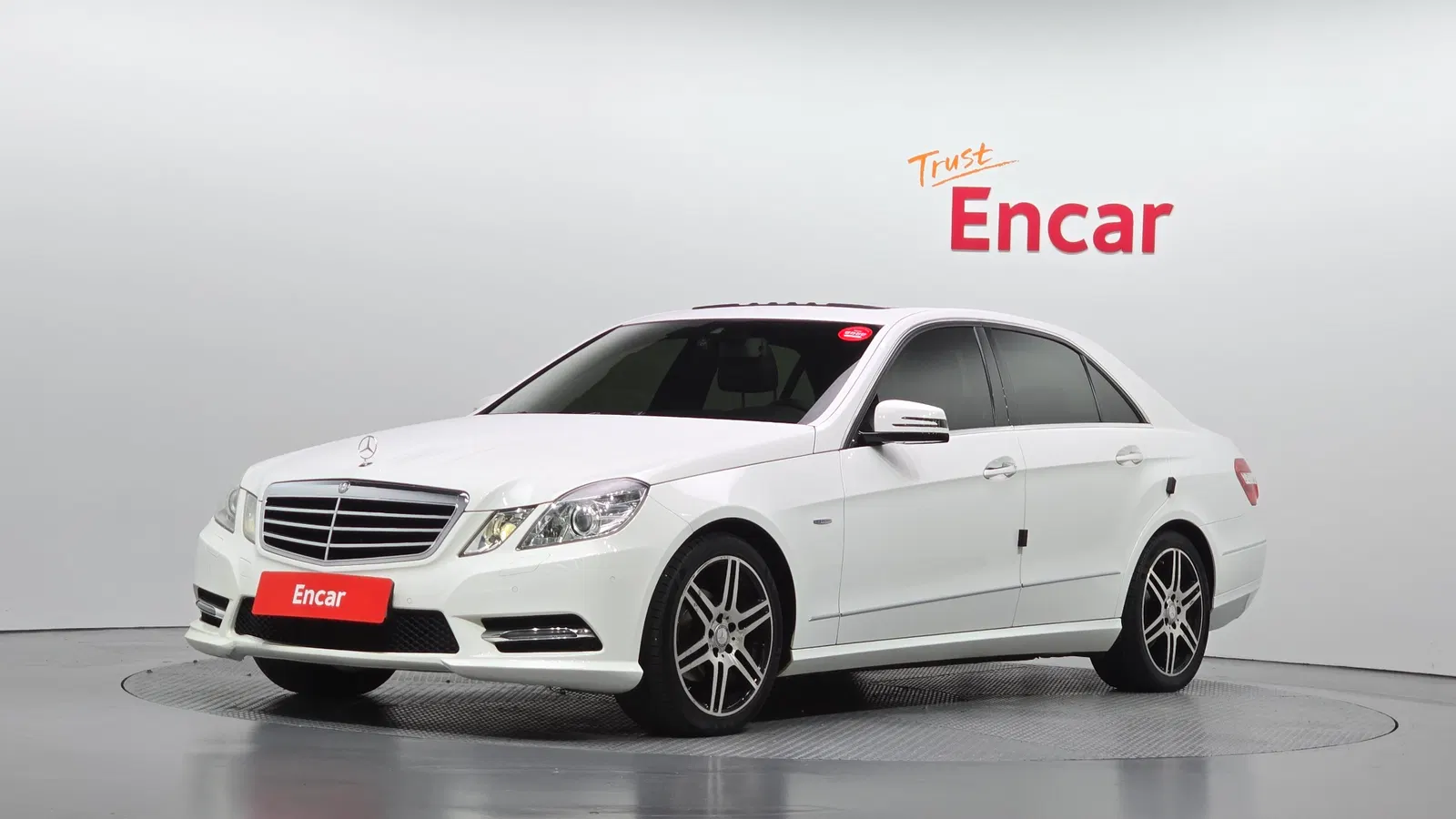 Mercedes-Benz Classe E E220 CDI Avantgarde (W212) 2013 — photo 1 sur 20