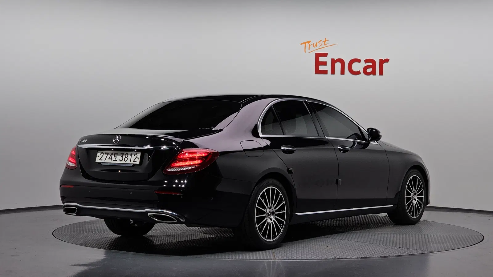 Mercedes-Benz Classe E E300 Avantgarde (W213) 2019 — photo 1 sur 36