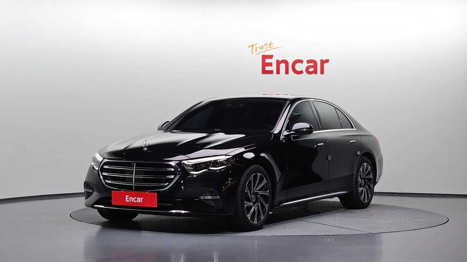 Mercedes-Benz Classe E E300 4MATIC Exclusive (W214) 2025 — photo 1 sur 20